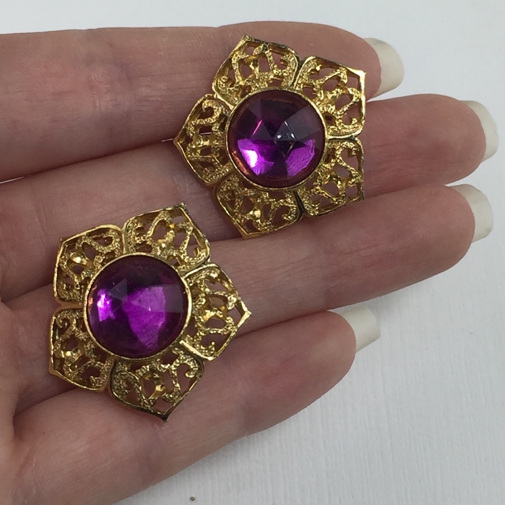 Vintage Pinky Purple & Gold Clip On Earrings